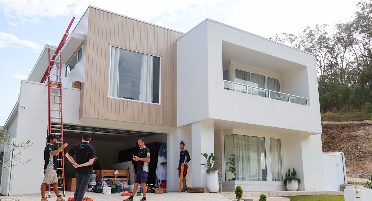 Gold Coast. Southeast Queensland. Burleigh Heads. Solar Home Power and Battery. Reduced Power Bills. Meridien Energy installation. Australian company. SolaX Power battery. SolaX Power inverter. Astronergy Solar Panels.